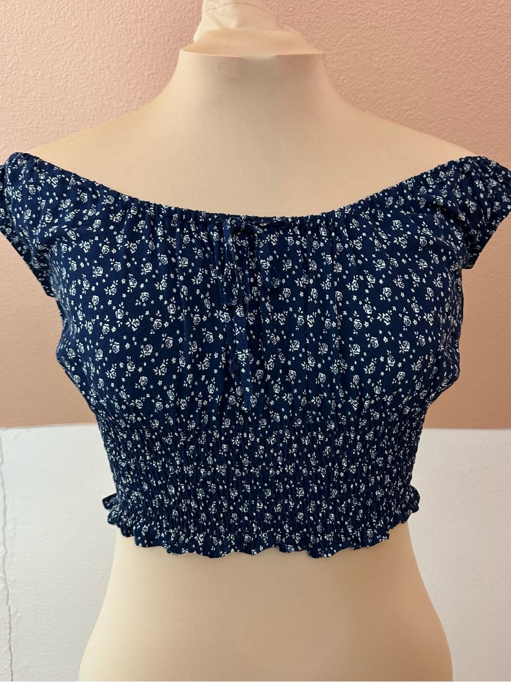 J.Galt Shanghai Smocked Crop Top Blue Floral Off Shoulder 100% Viscose One Size